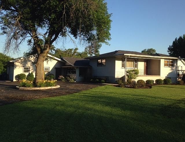 1st image of 8632 Sheffield Ave