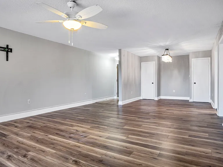 1825 Saint Julian Pl #9-B — Photo 7