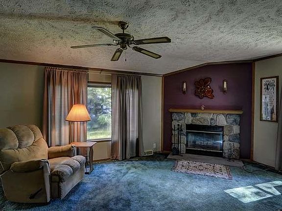 3rd image of 8446 W Pine Lake Rd #W