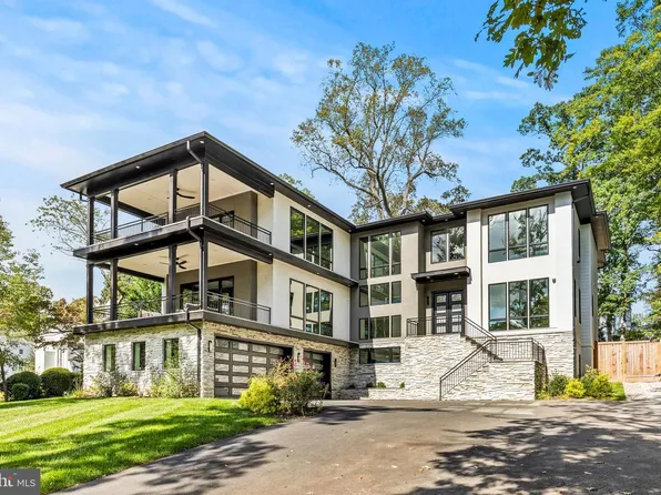 6884 Churchill Rd, Mc Lean, VA 22101