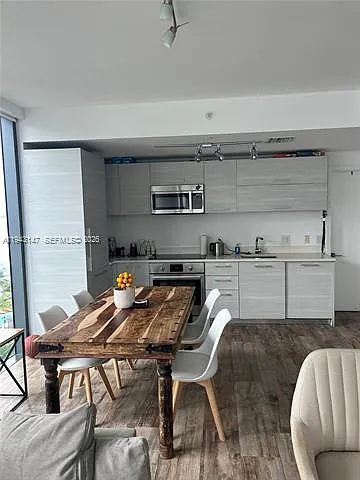 650 NE 32nd St #608 — Photo 9