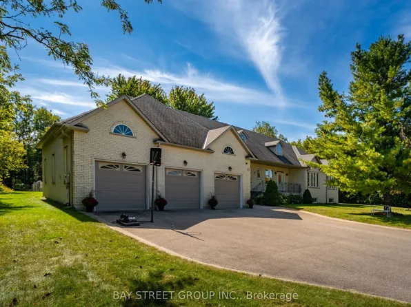 27 George Pipher Ln, Whitchurch Stouffville, ON L4A 1M4