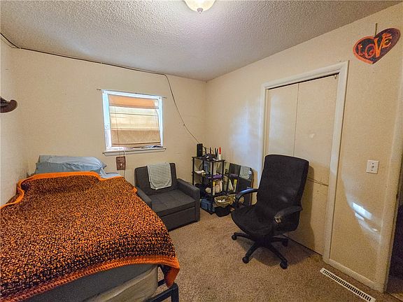5th image of 907 4th St