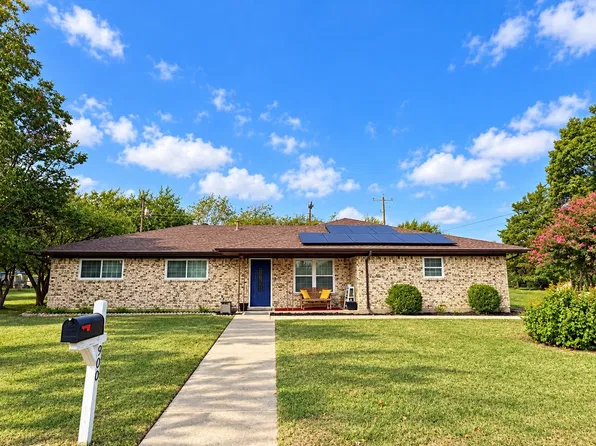 900 S Sunset St, Howe, TX 75459