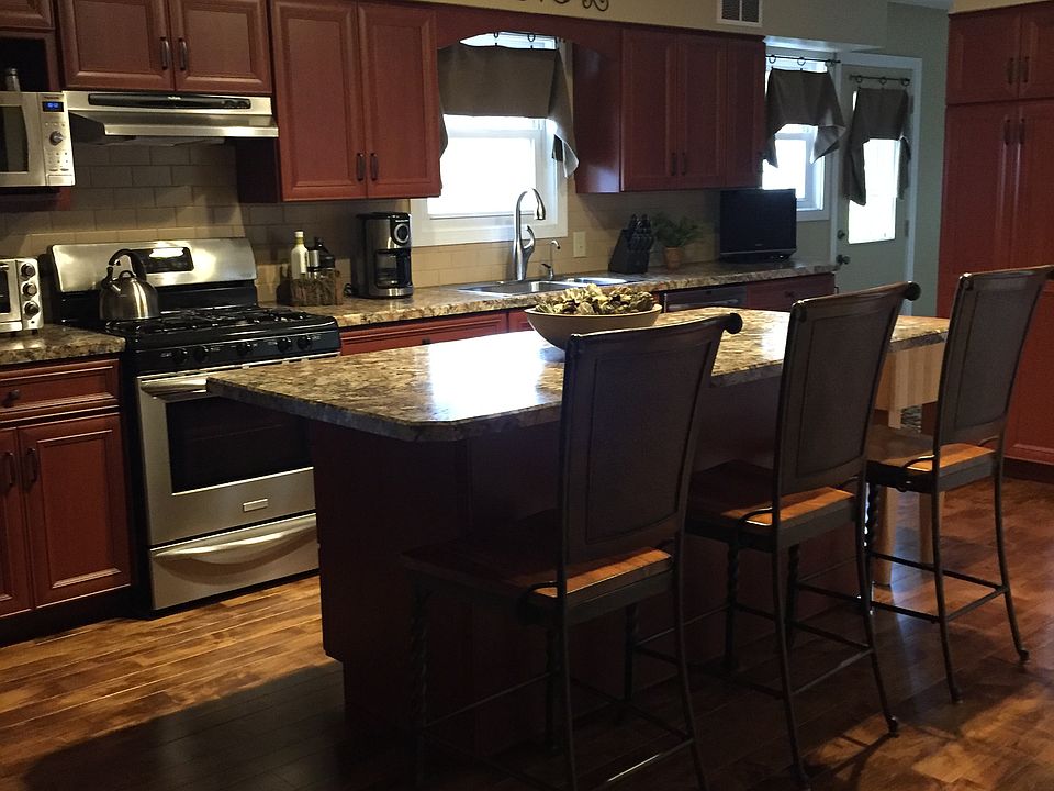 1st image of 50 Jamestown Ct