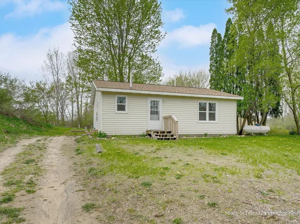 4250 Mud Lake Rd, Bellevue, MI 49021