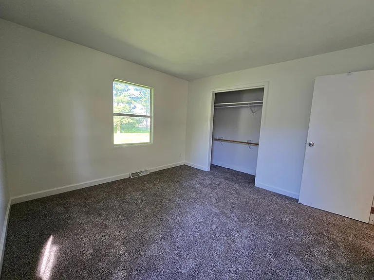 8224 Pine Ave — Photo 13