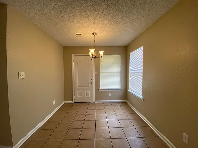 4832 Royal Run Dr — Photo 5