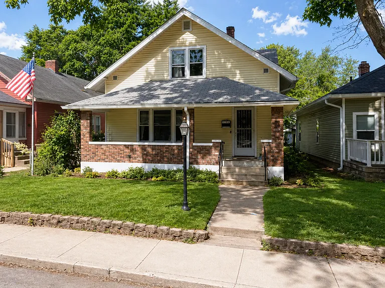 1364 N Gale St — Photo 1