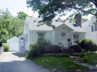 9 Florence Ave, Newport, RI 02840