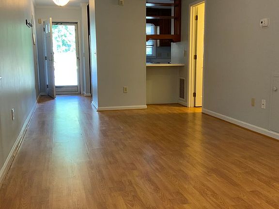 4th image of 430 Hillsborough St APT 1