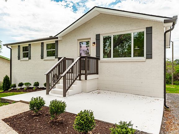 3rd image of 709 Perry Dr