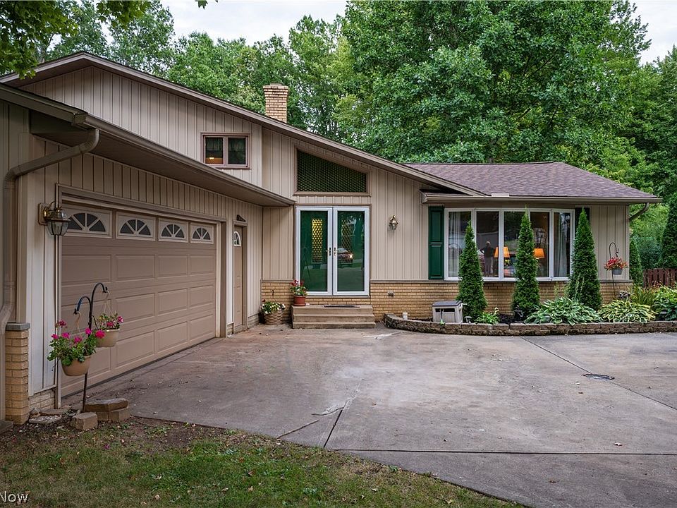 1st image of 20689 Chestnut Dr