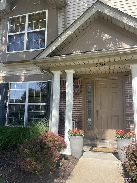 1st image of 920 Carpathian Dr