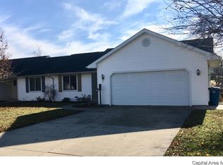 110 Willow Ln, Pleasant Plains, IL 62677