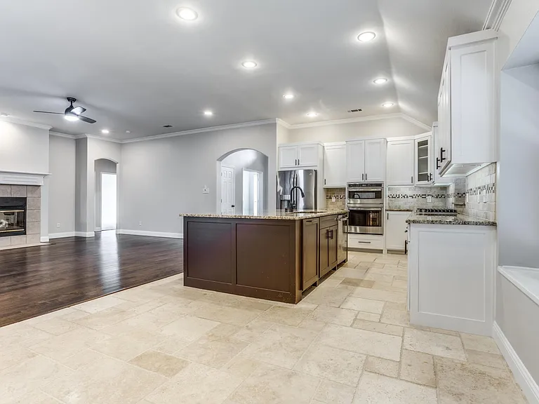 6415 Day Spring Dr — Photo 14