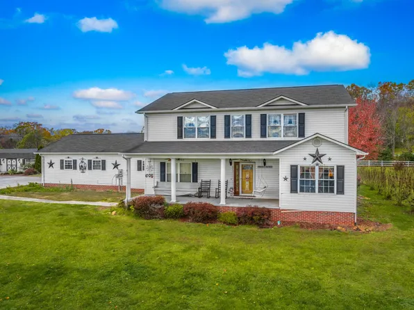 605 Ross Dr, Dandridge, TN 37725