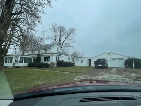 557 E 850th Rd S, Galveston, IN 46932
