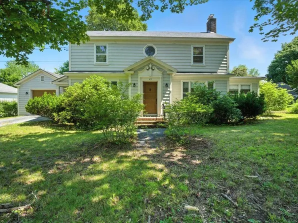 49 Bardwell Street, Lewiston, ME 04240