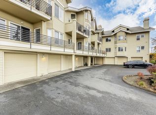 6100 NE 181st St APT 1, Kenmore, WA 98028