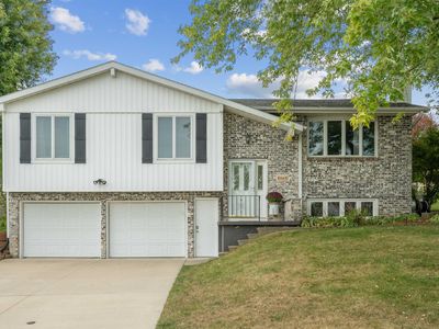 2969 Summer Dr, Dubuque, IA, 52002