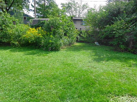 5th image of 9099 Forest Dr