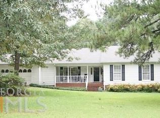 297 Cedardale Dr, Griffin, GA 30224