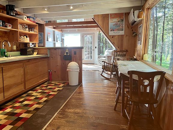 5th image of 70 Freeman Ridge Road