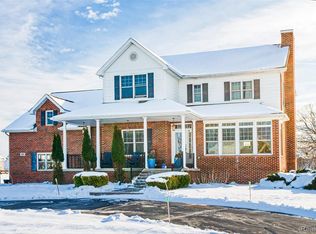 4695 Emerald Valley Loop, Fowlerville, MI 48836