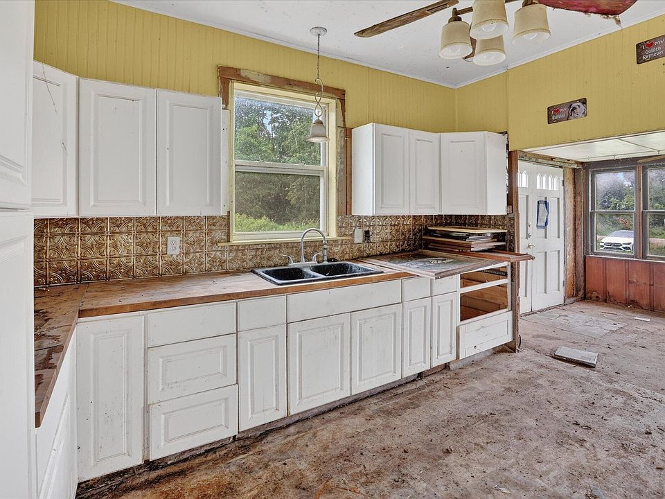 13th image of 2429 W Huron Line Rd
