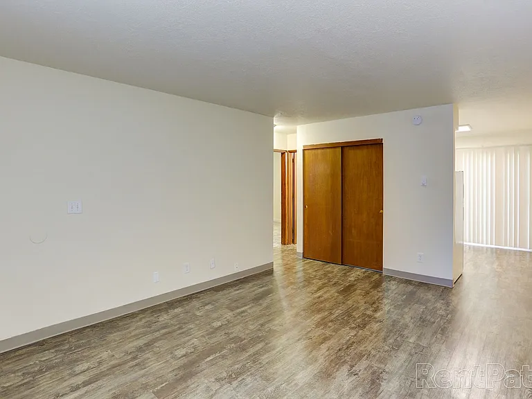 Arrowsmith Apartments — Photo 2