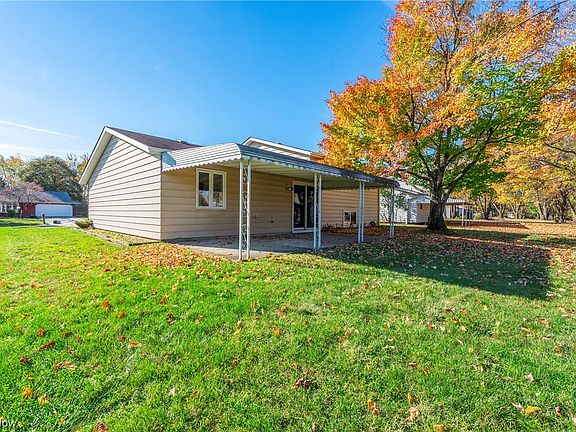 3rd image of 20244 Birchwood Ln