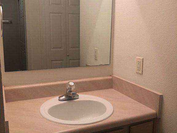 5th image of 2352 Trailwood Dr