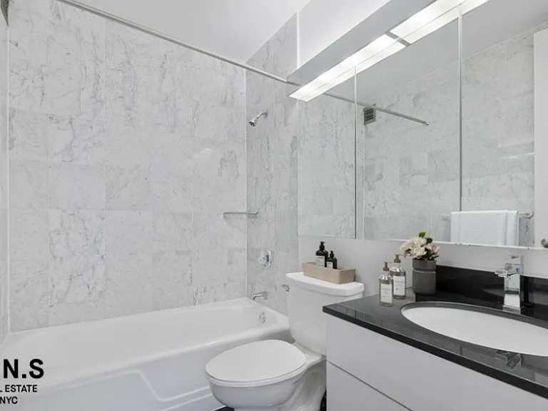 265 E 66th St #7F — Photo 15