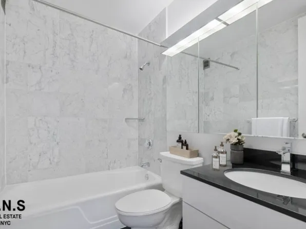 265 East 66th Street image 13 of 16