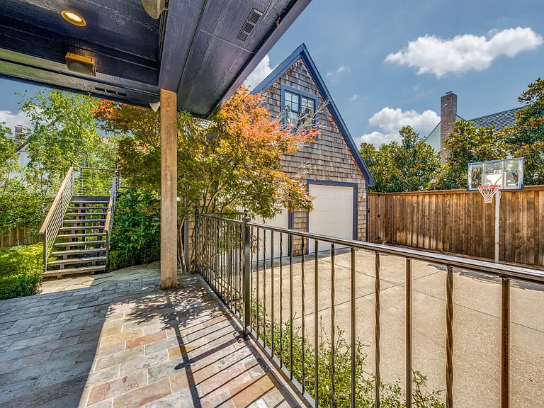 3837 Villanova St — Photo 12