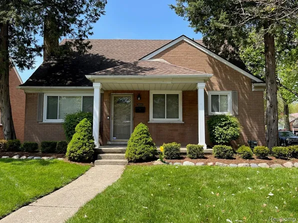 26039 Allor Ave, Huntington Woods, MI 48070