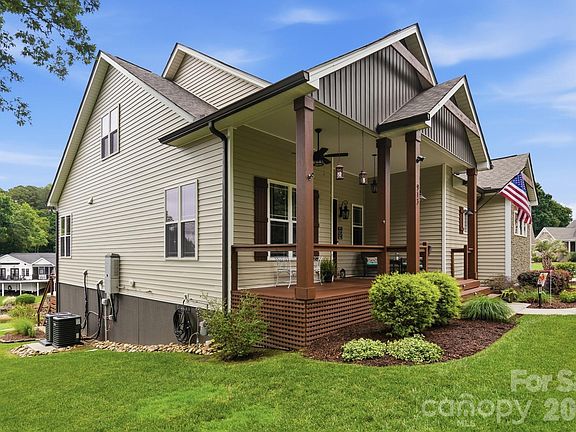 2nd image of 913 Lake Club Dr