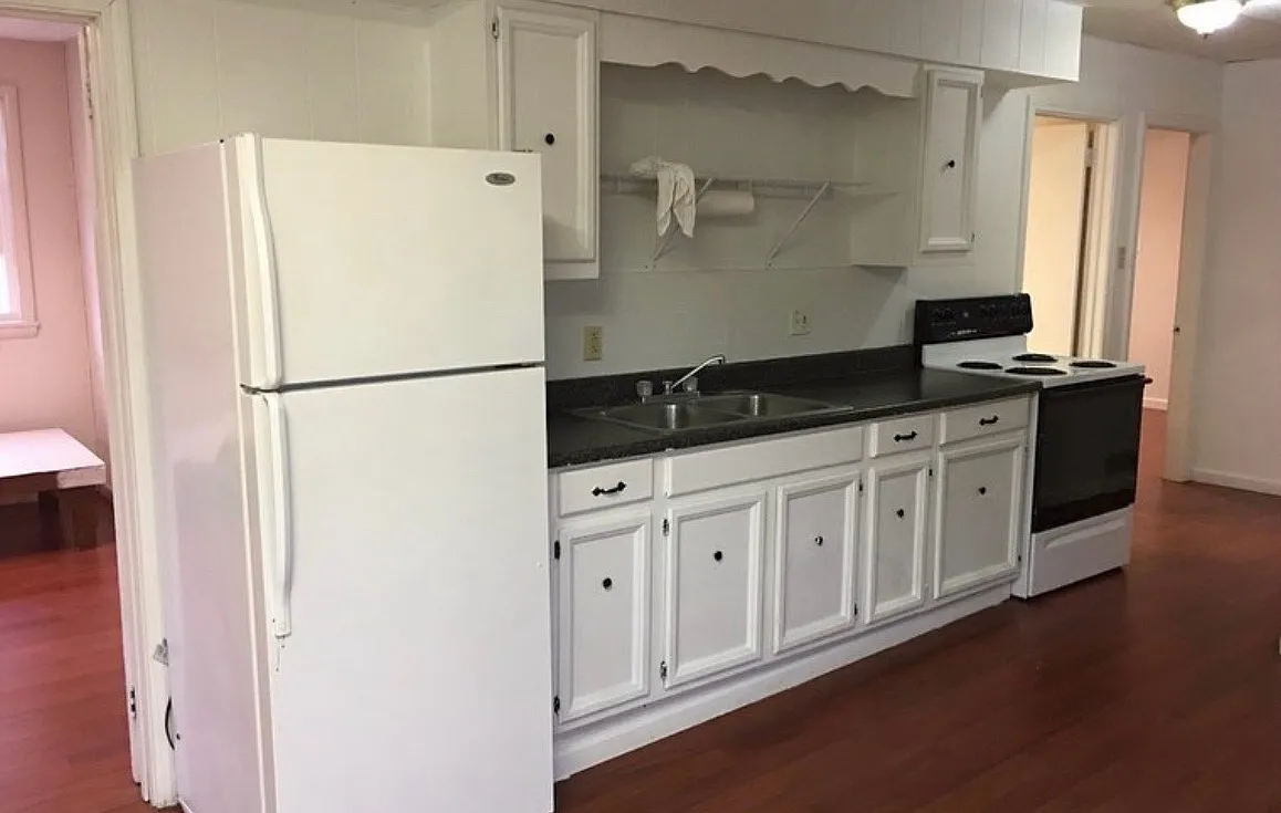 718 Philadelphia St — Photo 2