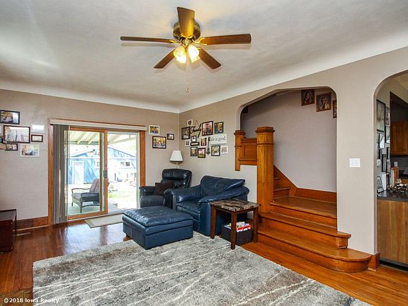 3rd image of 215 NE Cherry Ave