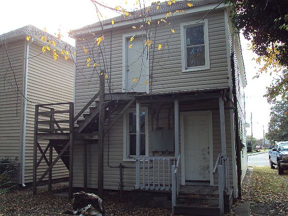 4th image of 964 Saint Julian Ave
