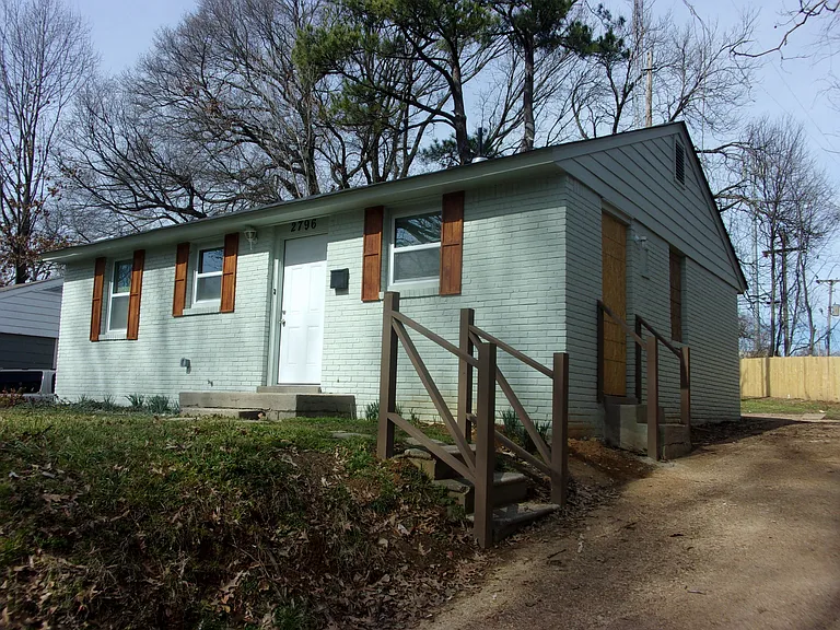 2796 Flora Ave — Photo 3