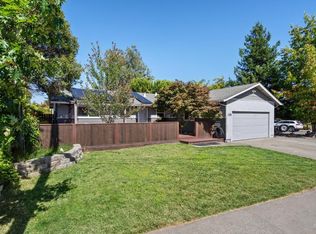 1386 Mcminn Avenue, Santa Rosa, CA 95407