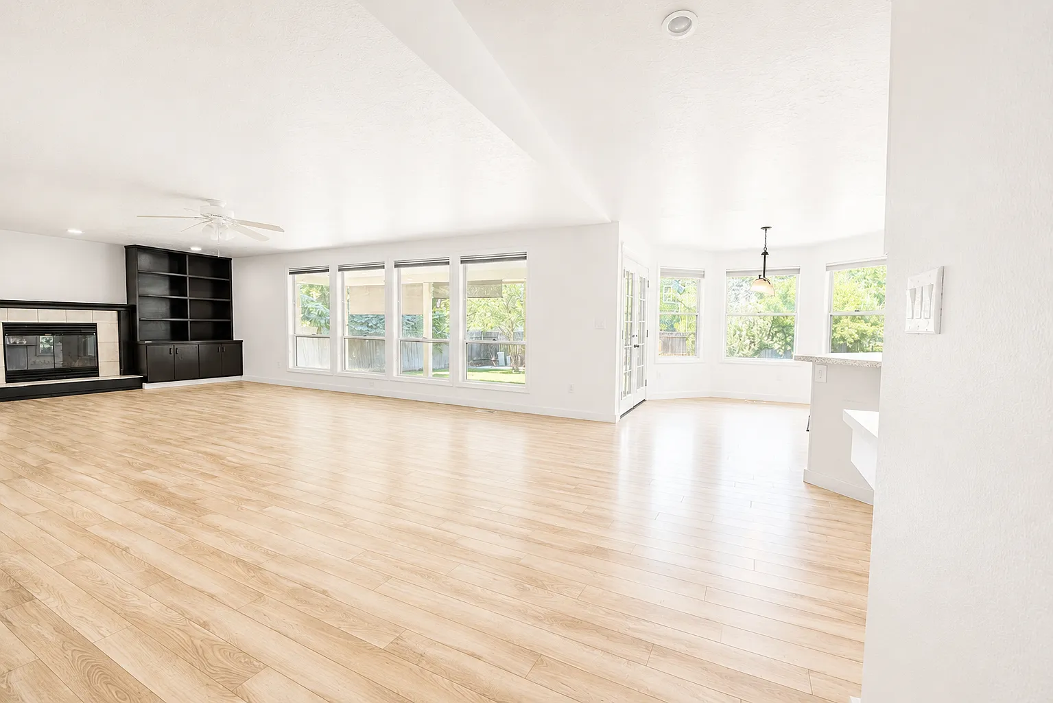 4 bed, 3.0 bath, 2450 sqft, $3,500 — Photo 4