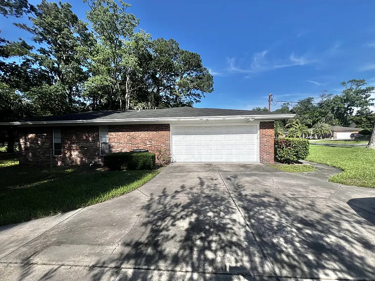 Side Entry Garage