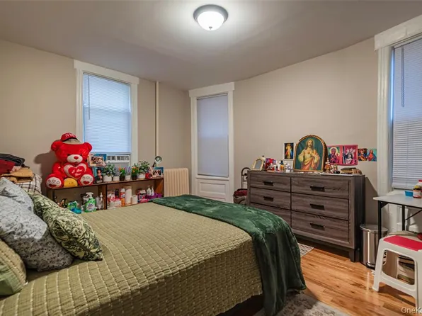 2916 Heath Avenue image 7 of 35