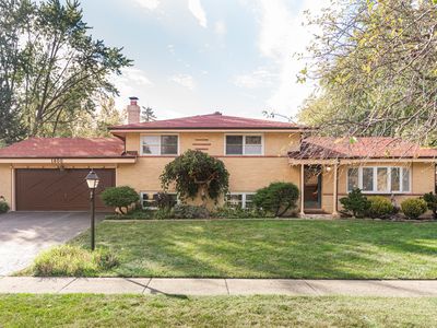 1800 N Iris Dr, Palatine, IL, 60074