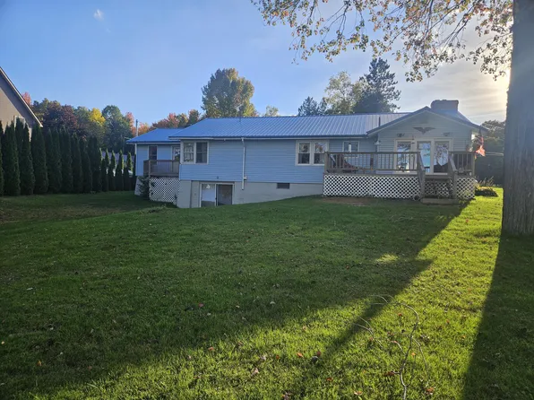 32 Taylor Street, Lincoln, ME 04457