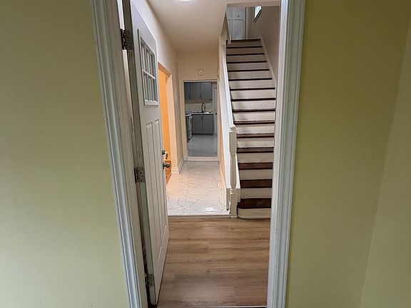 2nd image of 36 Saint Georges Ave E
