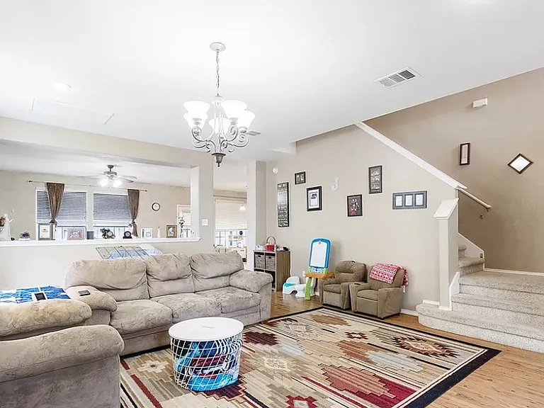 2426 Caroline Ct — Photo 1